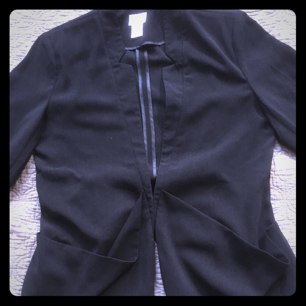 Unique blazer with huge pockets!